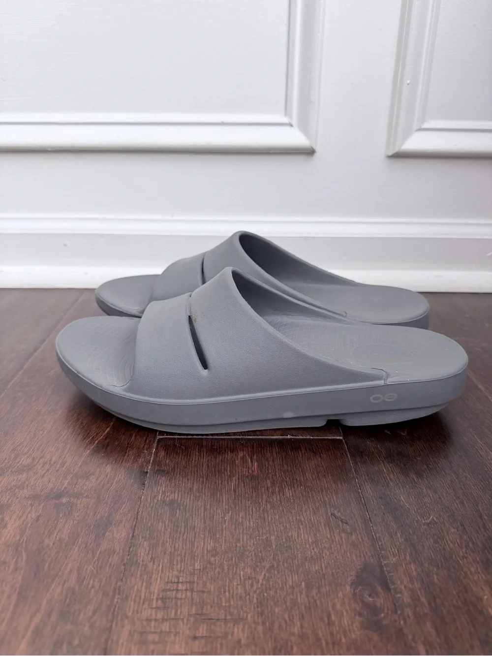 Oofos Ooahh Recovery Slides grey M12 W14